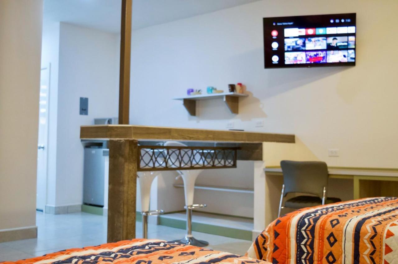 Magnolias Suites Hotel Nuevo Casas Grandes Exteriör bild